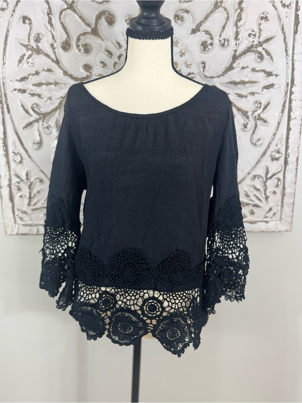 Unique Spectrum Black Crochet Lace Blouse – Boho Chic Top (Size M)